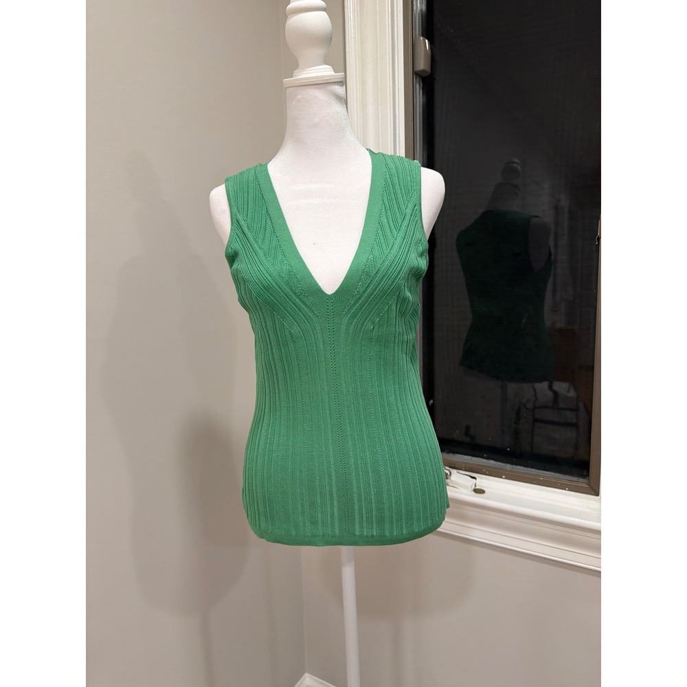 Green V neck rib knit‎ sleeveless top